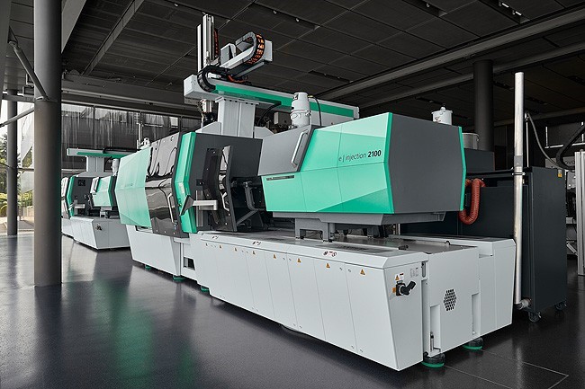 Elektrische Maschine Arburg Allrounder 820 A mit einer Schließkraft von 4000 kN Elektrische Maschine Arburg Allrounder 820 A mit einer Schließkraft von 4000 kN