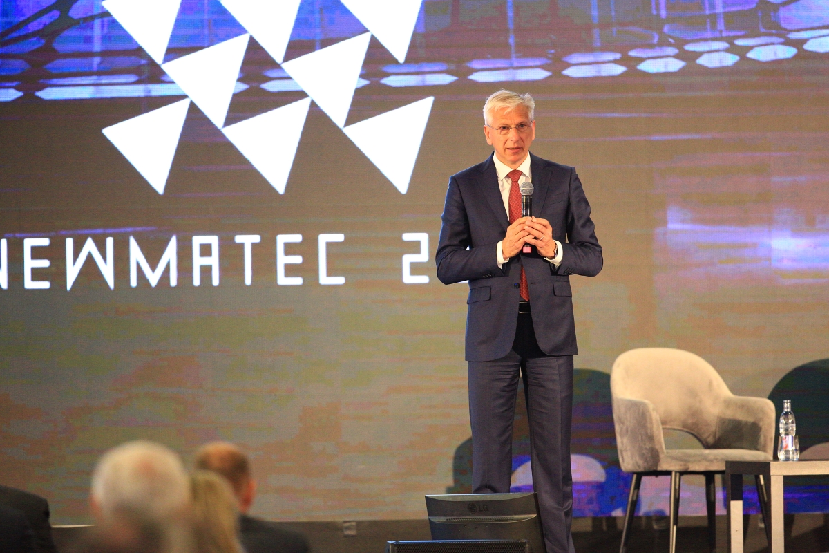 Konferenz NEWMATEC 2022 - Präsident des Verbands der Automobilindustrie Alexander Matušek Konferenz NEWMATEC 2022 - Präsident des Verbands der Automobilindustrie Alexander Matušek