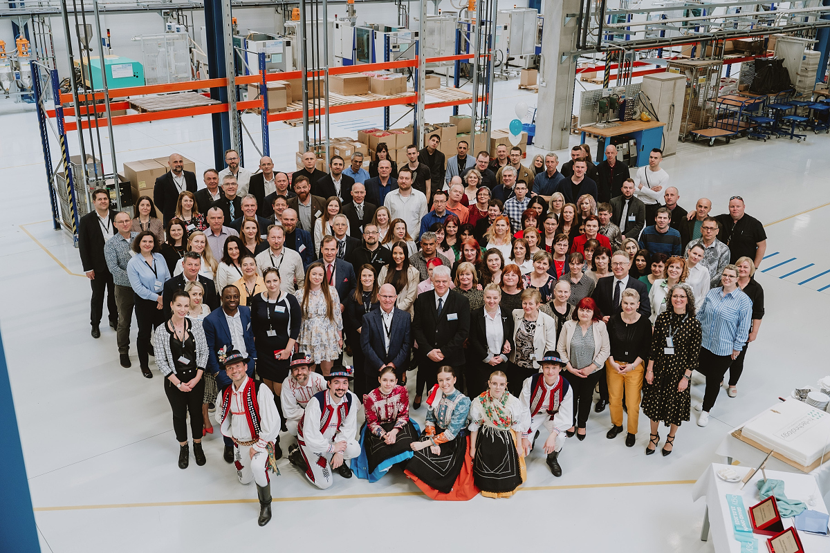 Hi-Technology Moulding Slovakia: Kunststoffformteile, Kunststoffspritzgießen