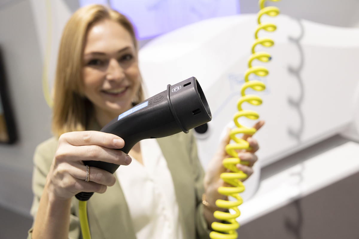 Lubomír Zeman: Elektromobilität und Spritzgießen von Thermoplasten Lubomír Zeman: Elektromobilität und Spritzgießen von Thermoplasten