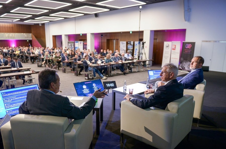 Die CEE Automotive Supply Chain 2023, das größte Treffen der Lieferanten für die Automobilindustrie in Tschechien und der Slowakei, besuchten in diesem Jahr 333 Teilnehmer aus 16 Ländern Die CEE Automotive Supply Chain 2023, das größte Treffen der Lieferanten für die Automobilindustrie in Tschechien und der Slowakei, besuchten in diesem Jahr 333 Teilnehmer aus 16 Ländern